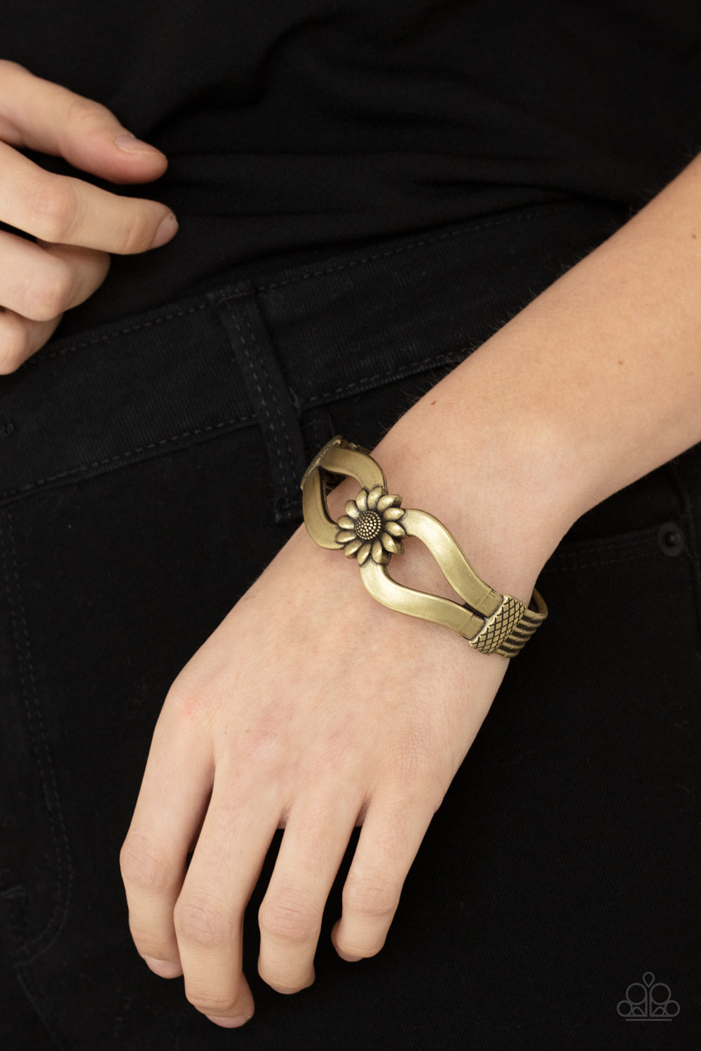 Let A Hundred SUNFLOWERS Bloom - Brass Bracelet - Paparazzi